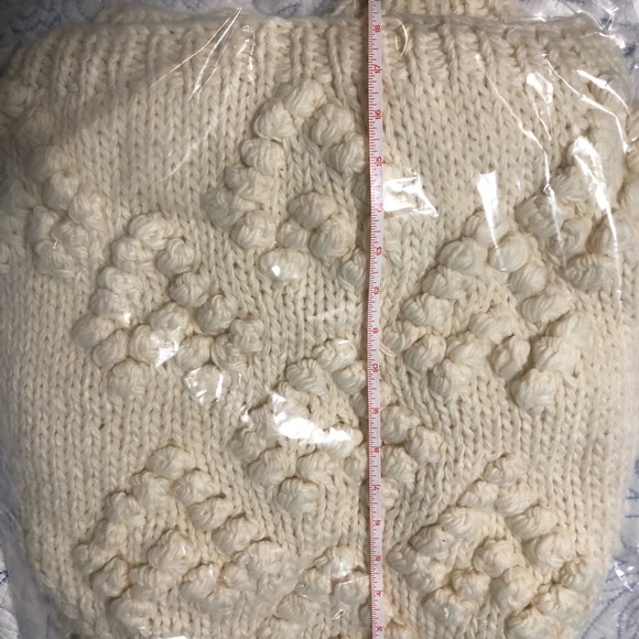 Knitted sweater with heart pom poms ❤️ - Picture 4 of 5